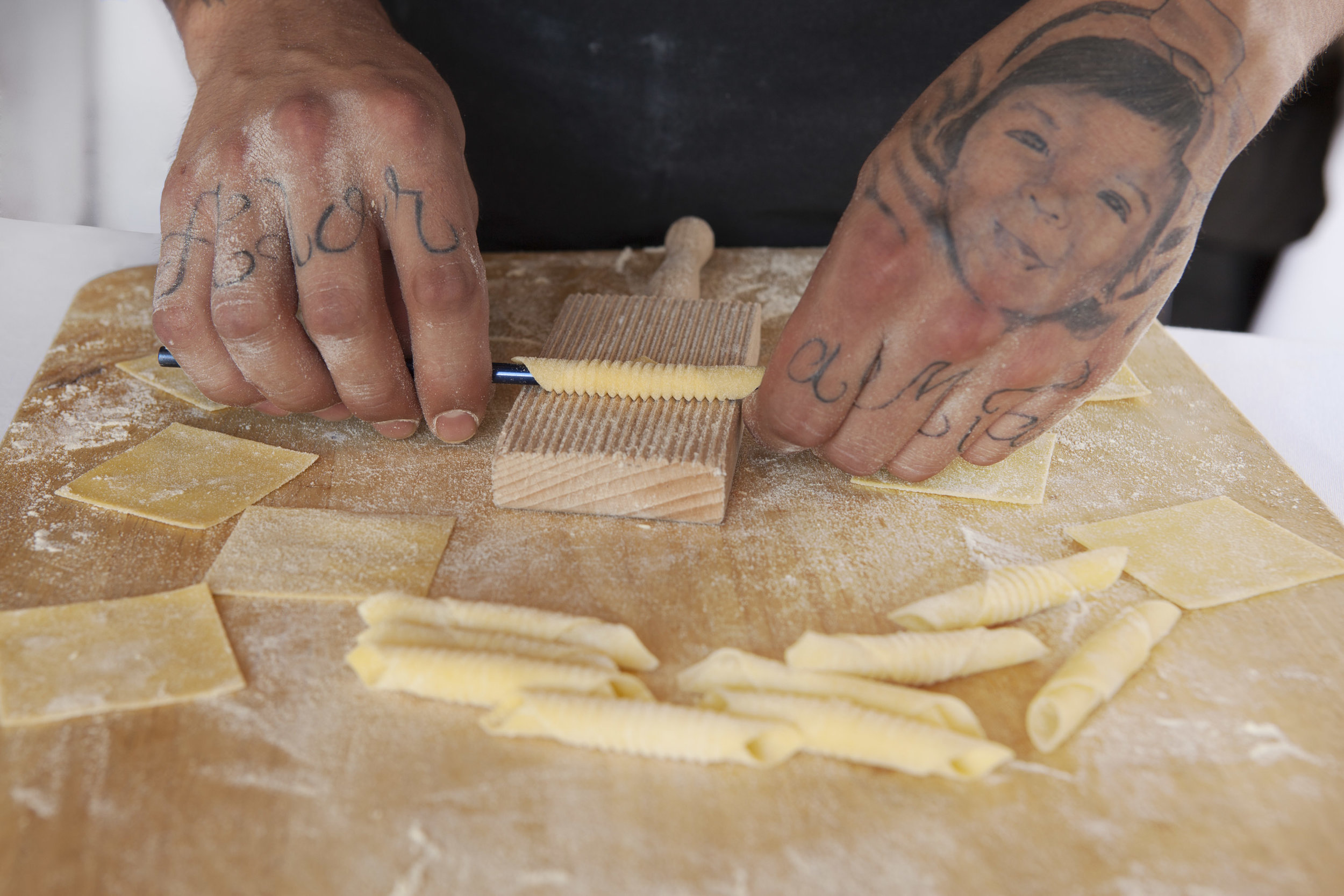 HANDS MAKING GARGANELLI _.jpg