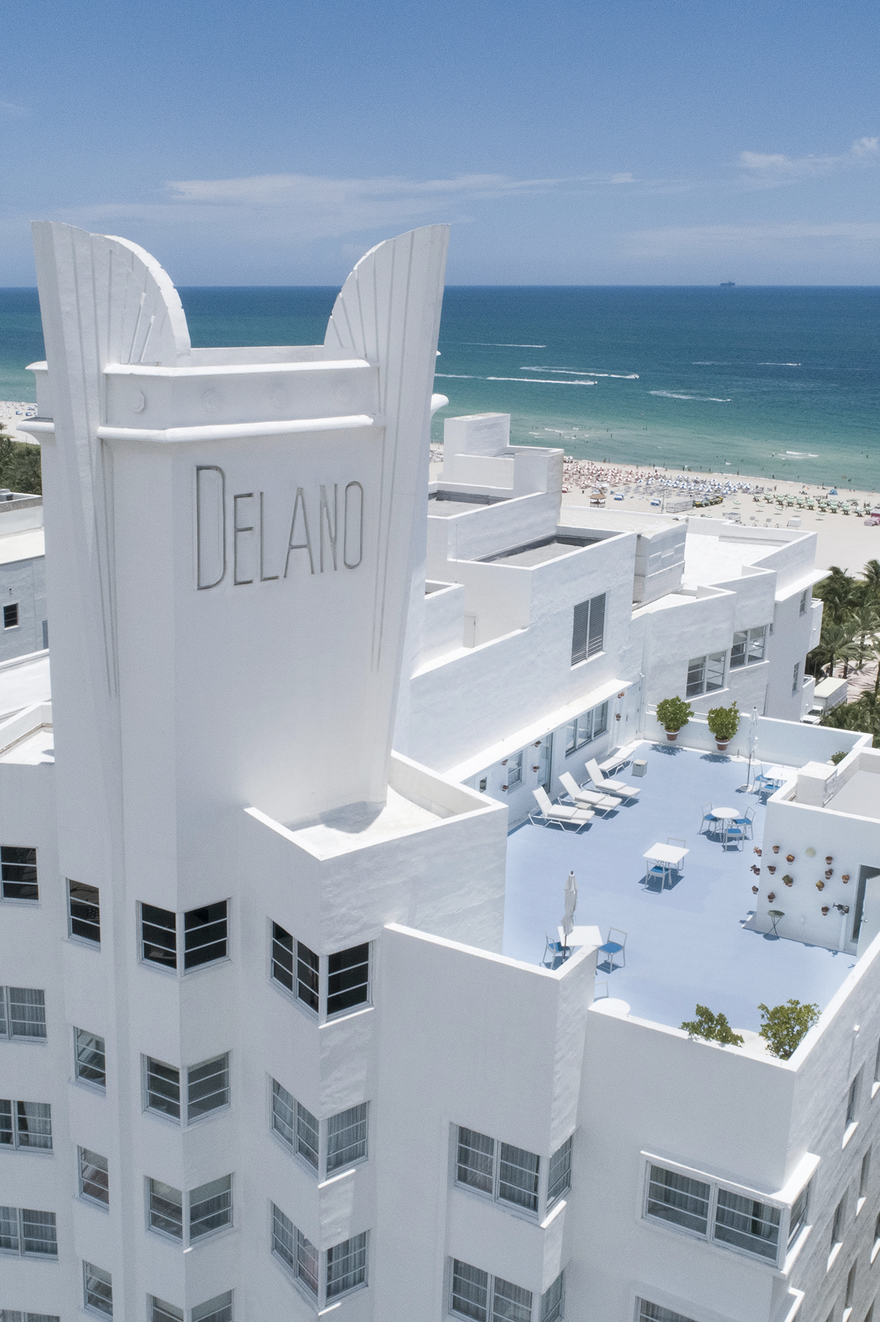 Delano Drone Hotel Front 0755. V.2.jpg