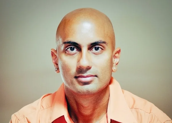 website portrait praveen.jpg