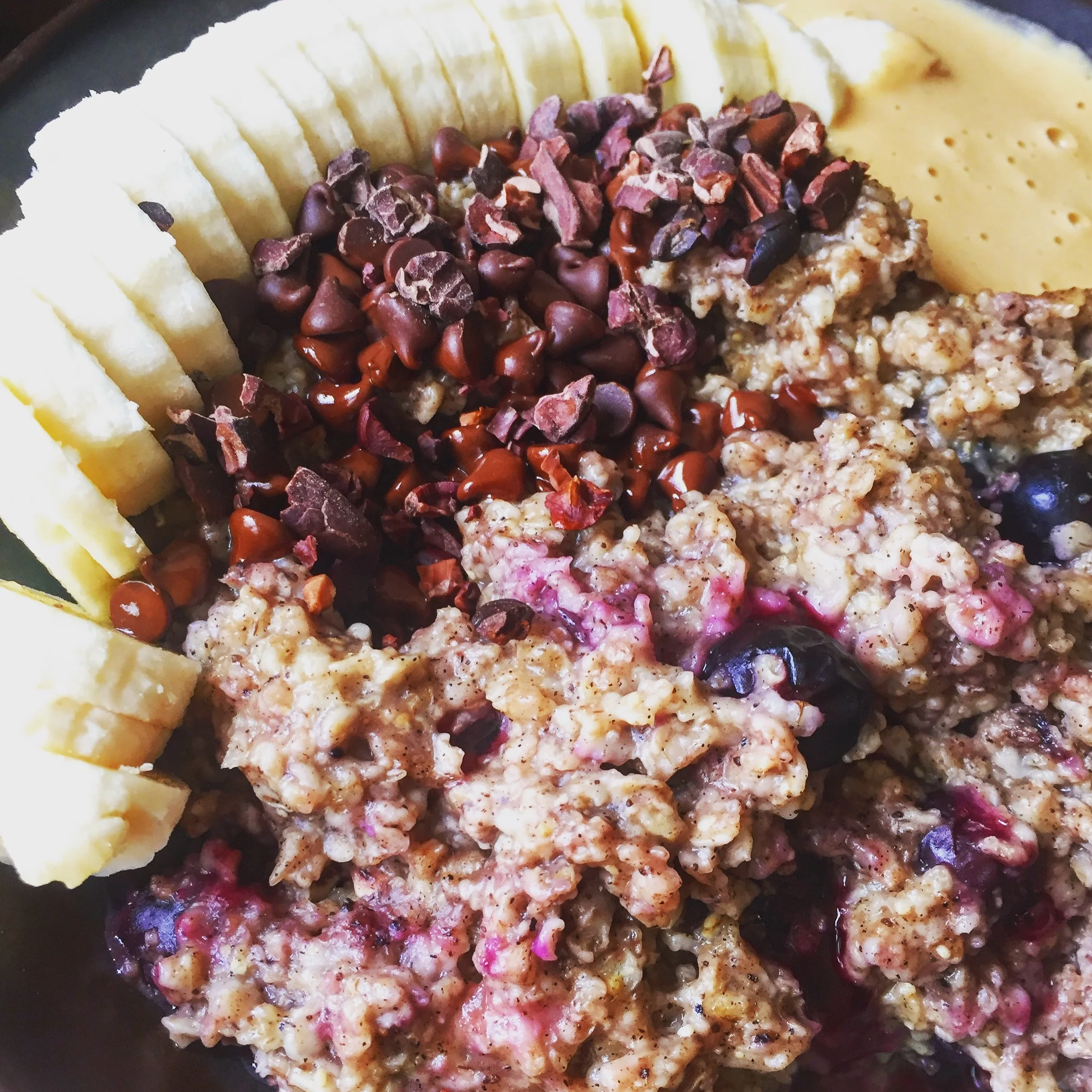 Quick Blueberry Oatmeal Bowl