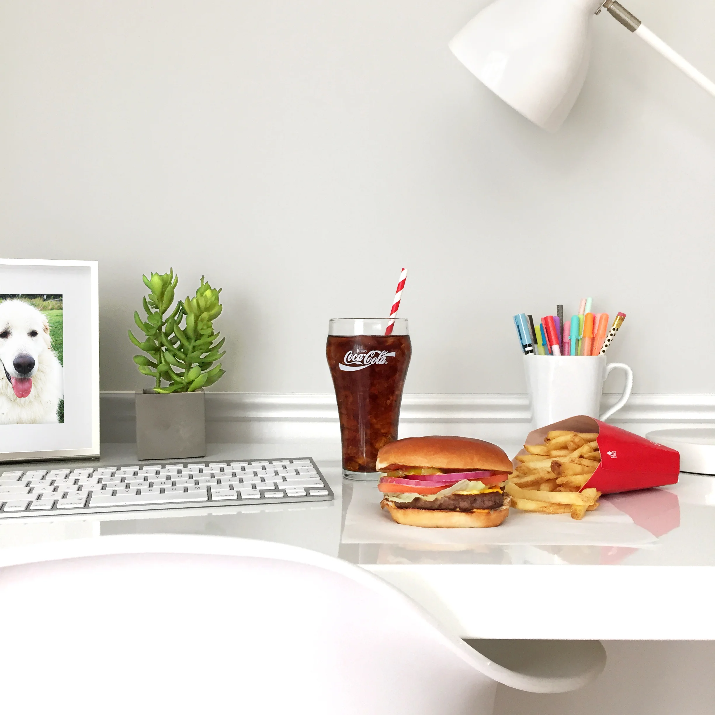 FullDesk_Burger_Retouched.jpg