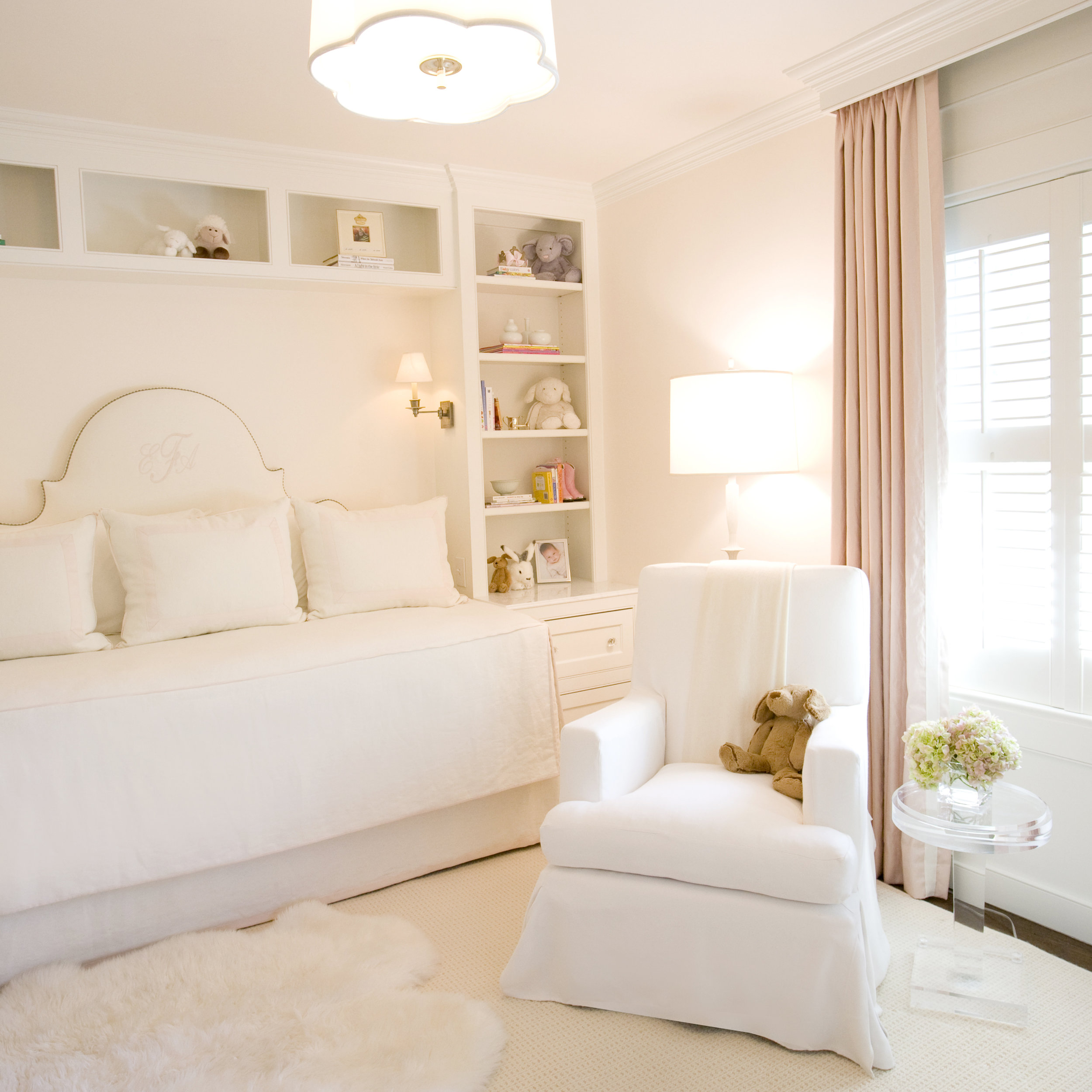 Courtney's little girl's room is one of the most darling I've seen. I want the headboard and bed niche for my own room!