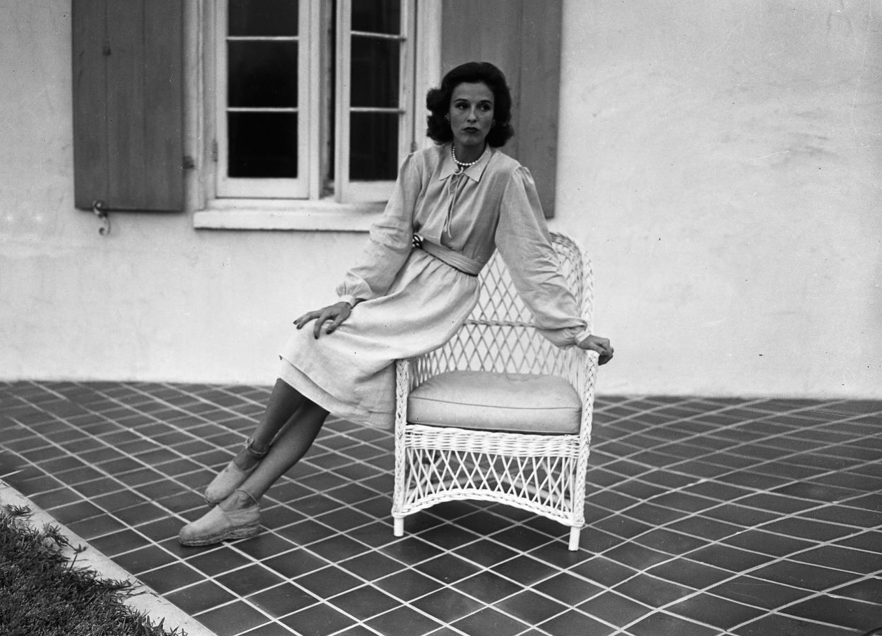 Babe Paley was an American socialite and fashion icon in the 50s who hired design legend Billy Baldwin to decorate her St. Regis apartment.