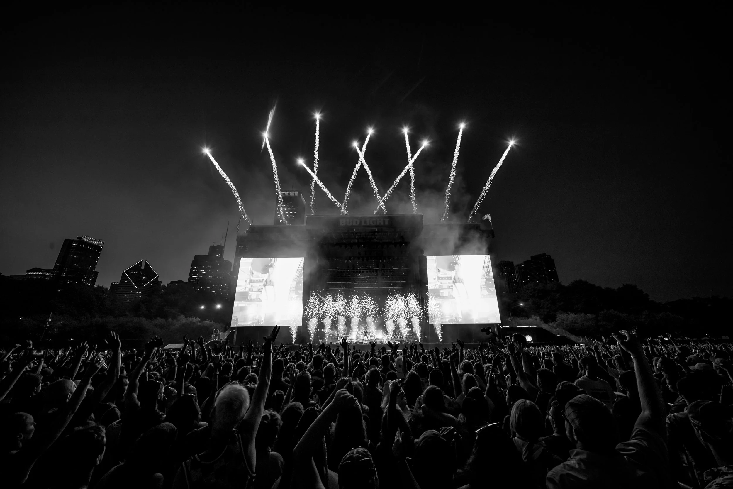 08.01Lollapalooza2019 TheChainsmokersBy Shea Flynn SHEA3249-2.jpg