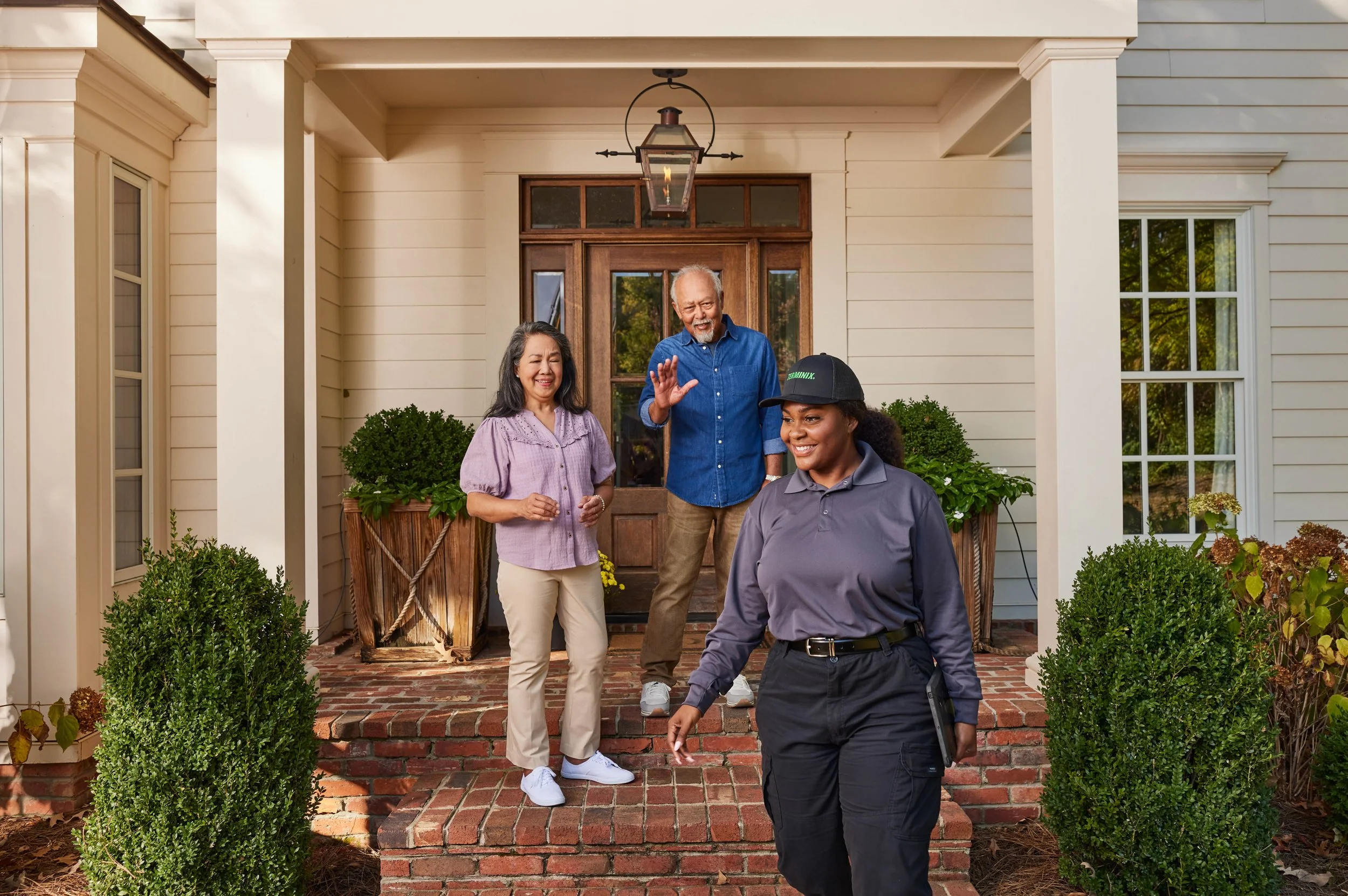 Terminix_3-D_FRONTYARD-PORCH_1666 copy.jpg