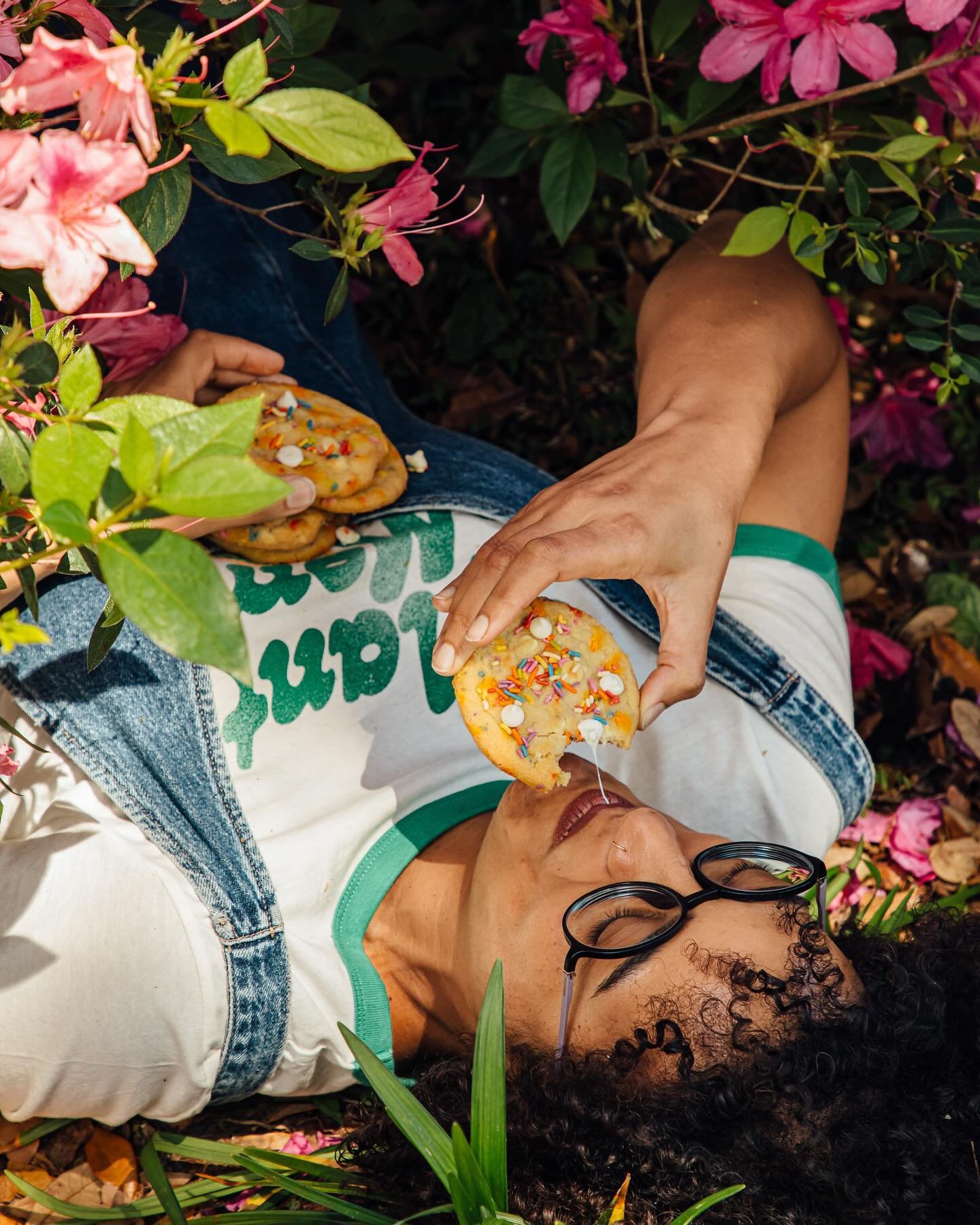 Getting Warmer! I was so excited to be a part of this Spring Gardening shoot for @insomniacookies with @adjectiveandco !