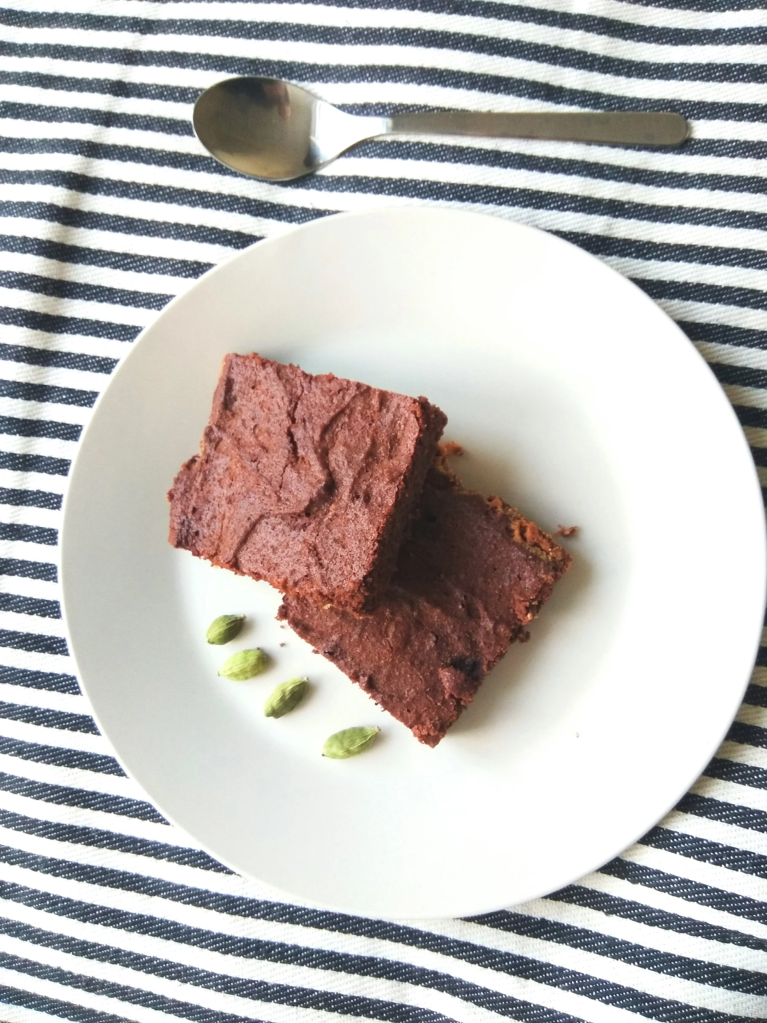coconut flour cardamon brownies 