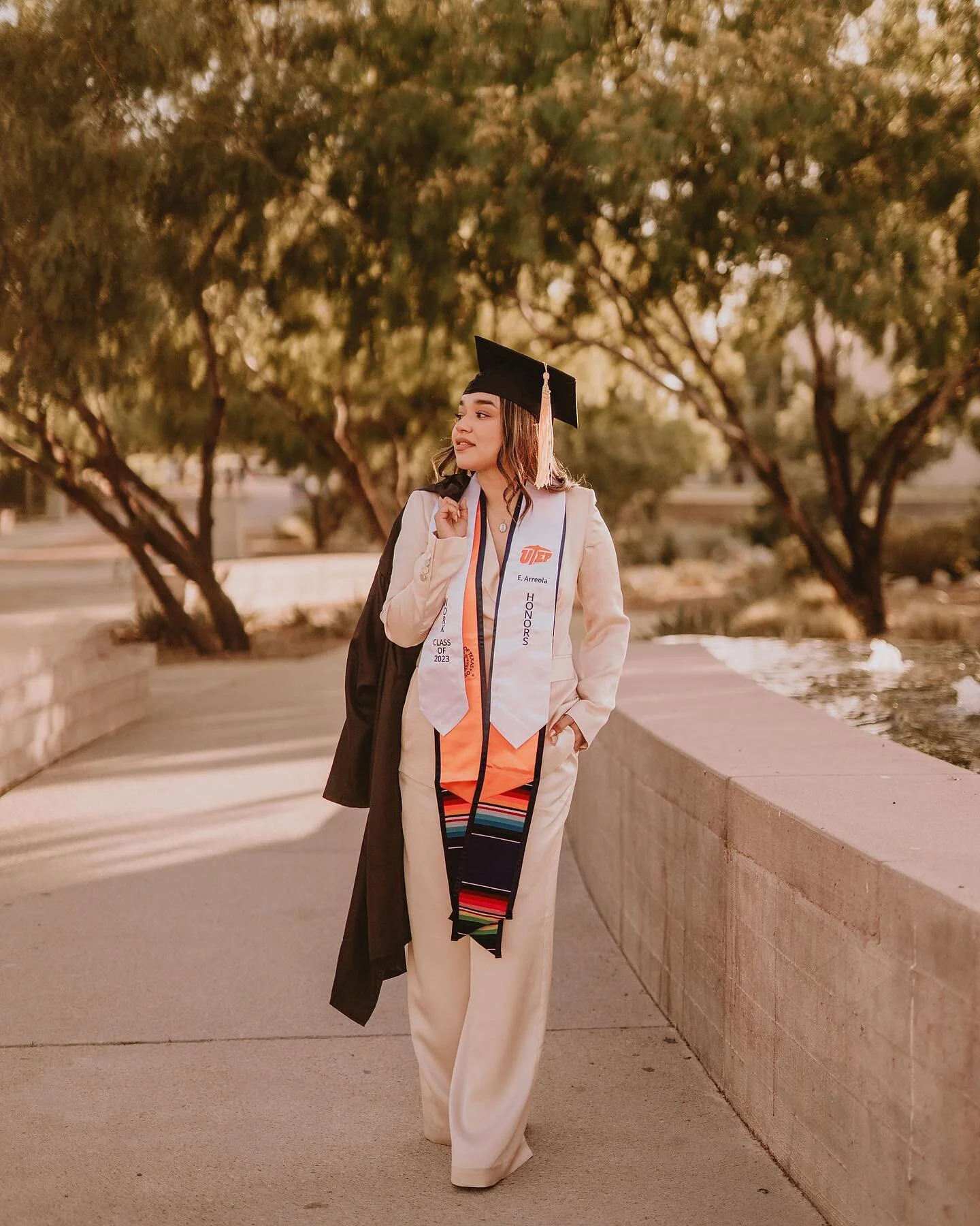Just another Graddie Baddie 🥵 🎓 

#classof2023 #utep #utepgrad #elpasophotographer