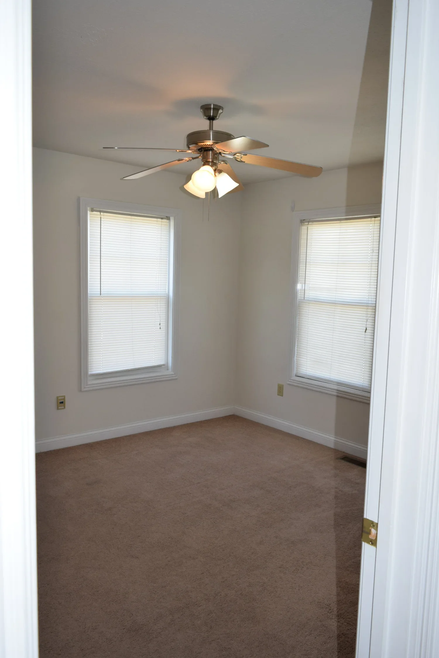 317+bed+room.webp