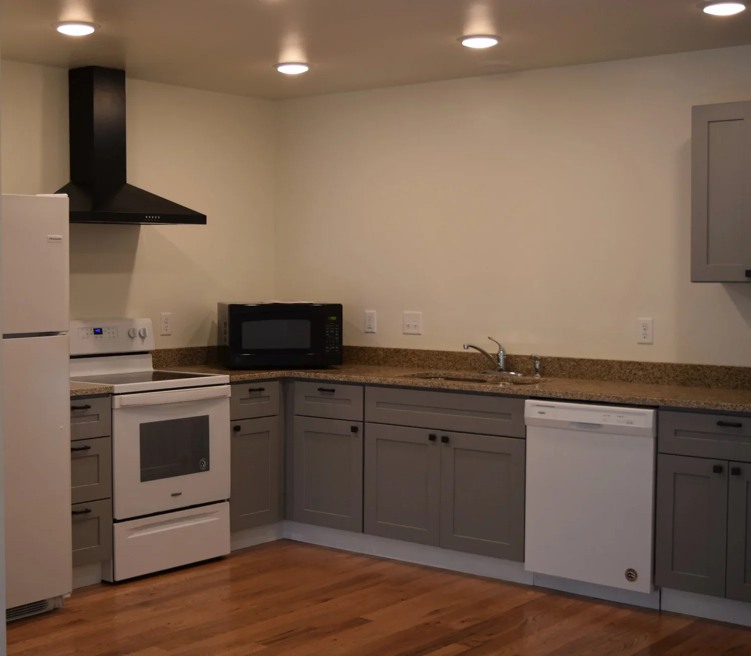 317 1-2 Kitchen.webp