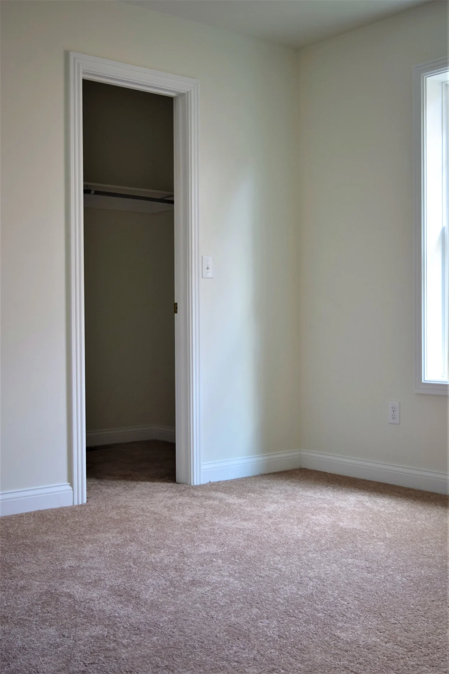317 1-2 N Bedroom.webp