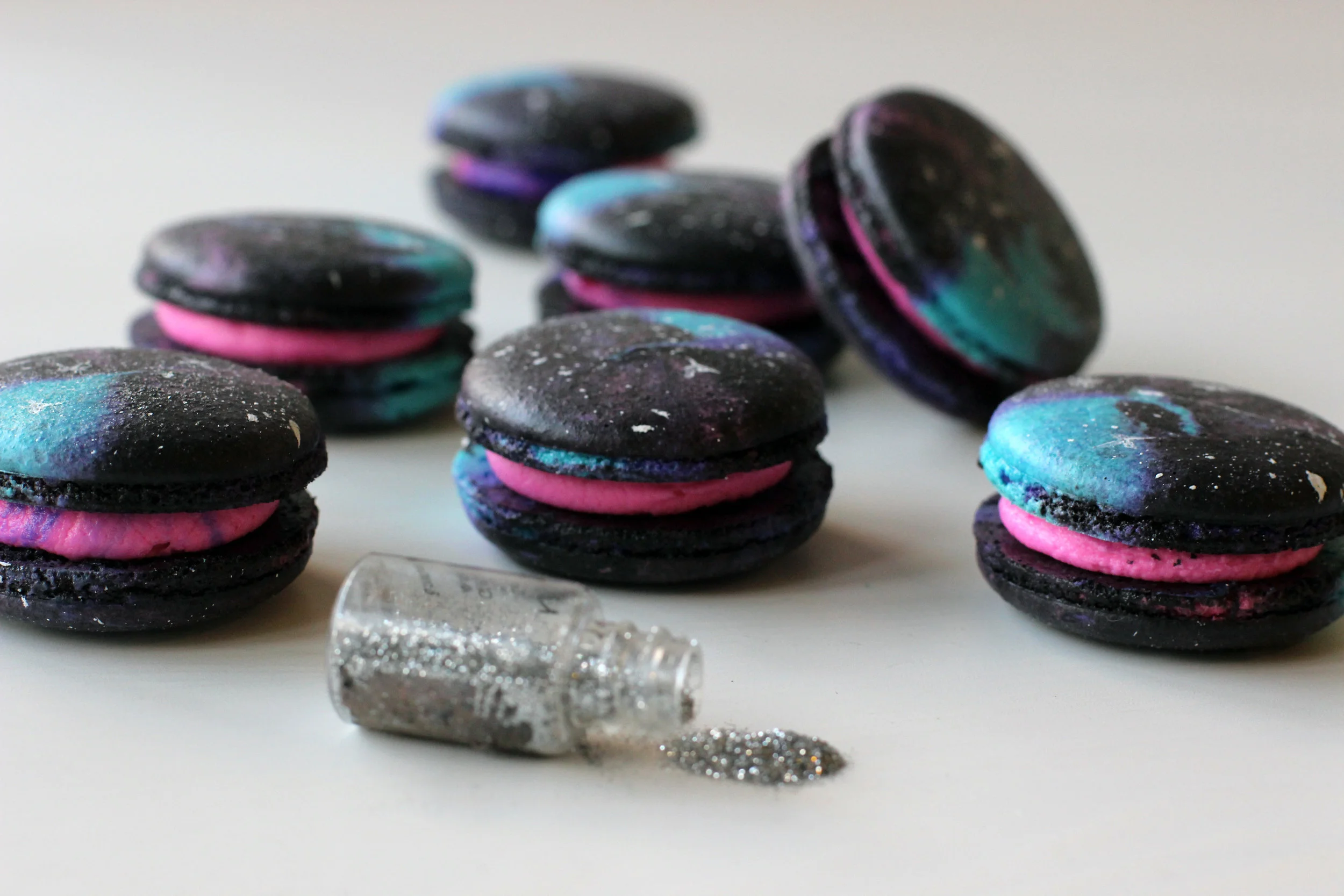 ©2017 Creme Macarons