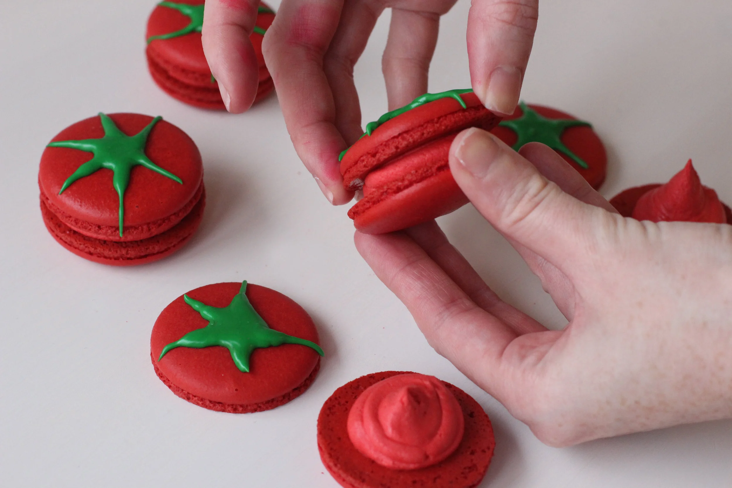 ©2017 Creme Macarons