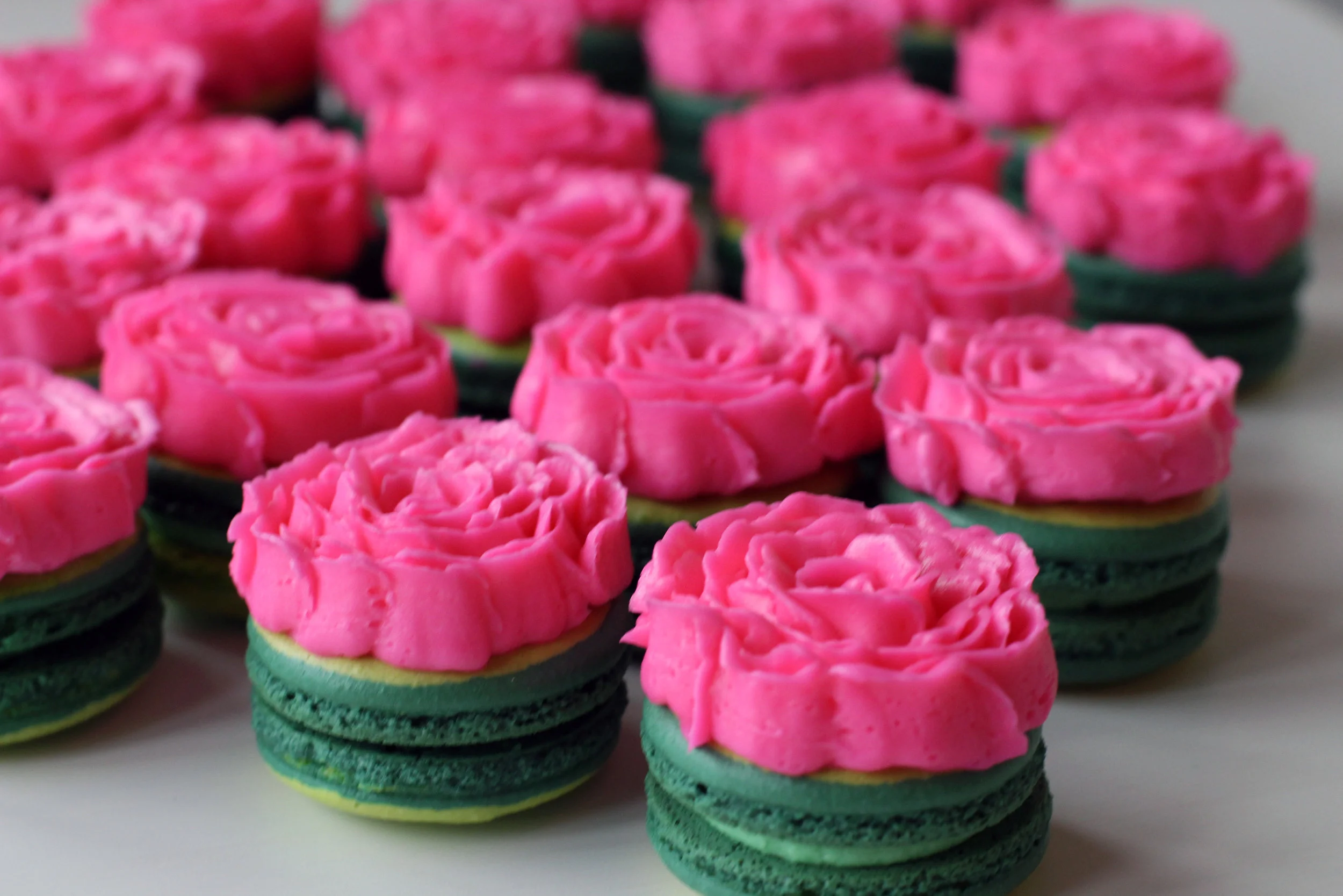 ©2017 Creme Macarons