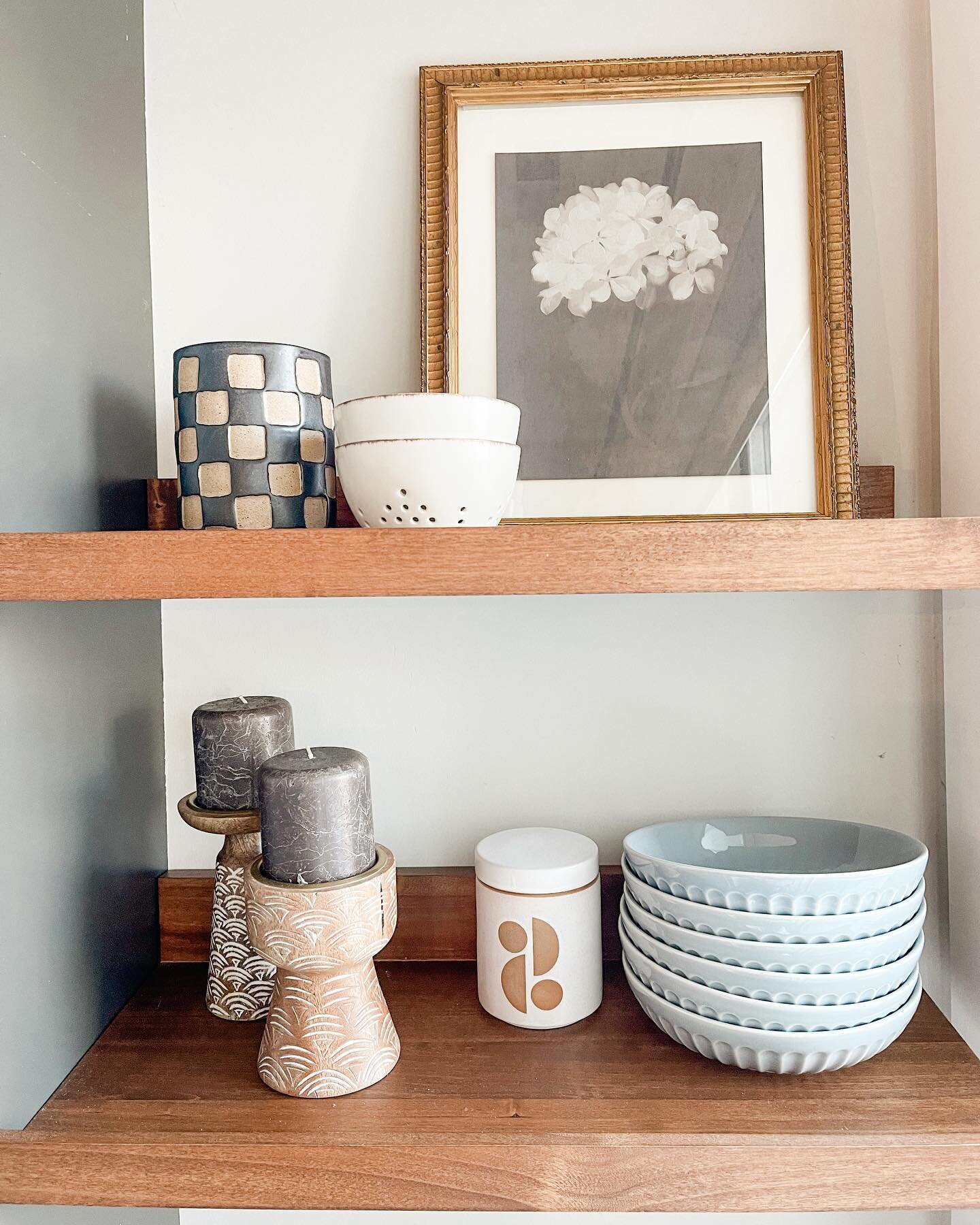 Some Friday shelf styling because we got in our new utensil jar from @ossoceramics and I couldn&rsquo;t resist