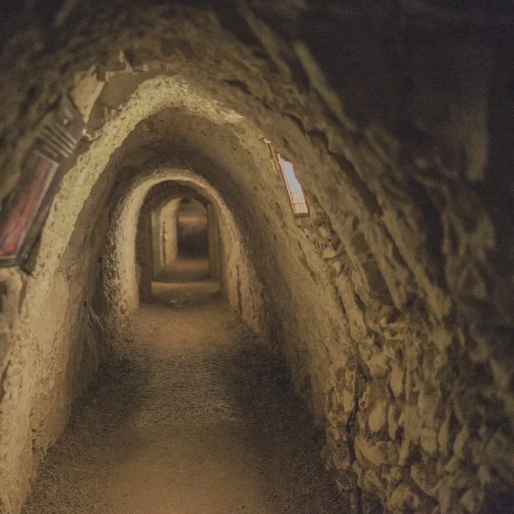 Copy_of_Hell_Fire_Caves_09_-_Victoria_Dashwood.webp