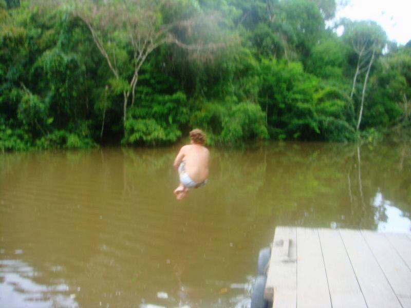 Pulando no mesmo rio em que pesquei piranha mais cedo? Talvez