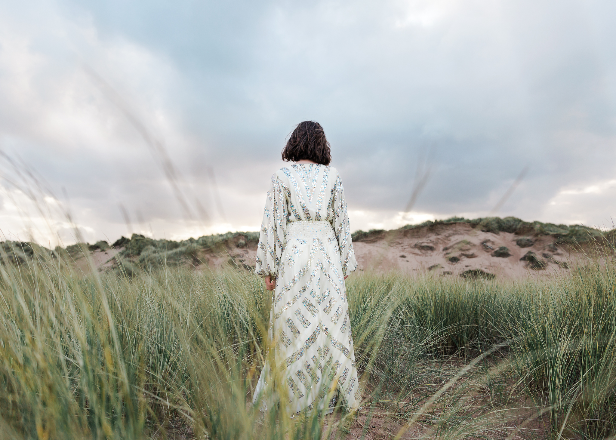 THE TRAVELLING DRESS ABERDEEN PHOTOGRAPHER