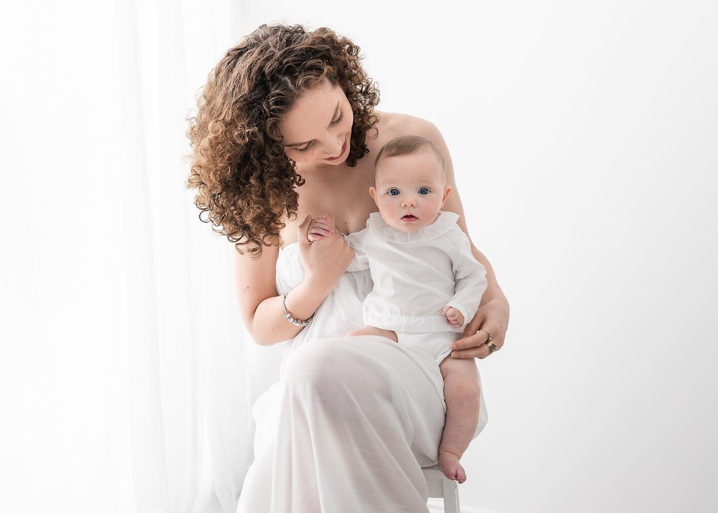 Super pleased that Lensational Magazine asked to feature my photo of gorgeous girls Anna and Lily in their magazine 😍

I really do love these motherhood sessions so it&rsquo;s fab that they did too!

See @lensationalmagazine for an online preview 💞