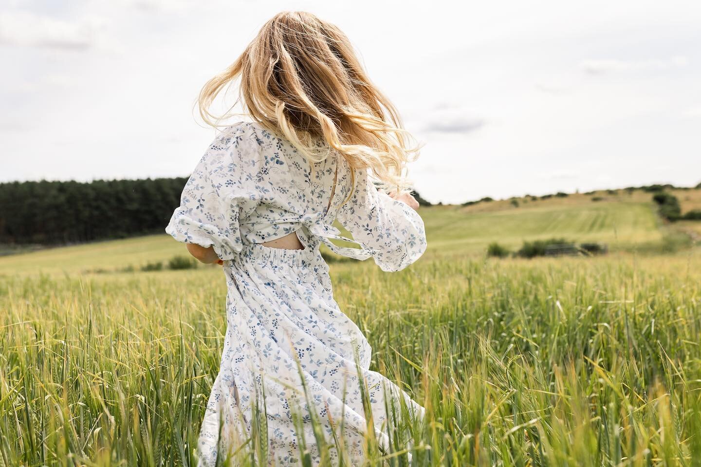 Summer fun in the fields ☀️🌾

#familyphotography #lifestylephotography #familyphotographer  #aberdeenfamilyphotographer #aberdeenshirefamilyphotographer