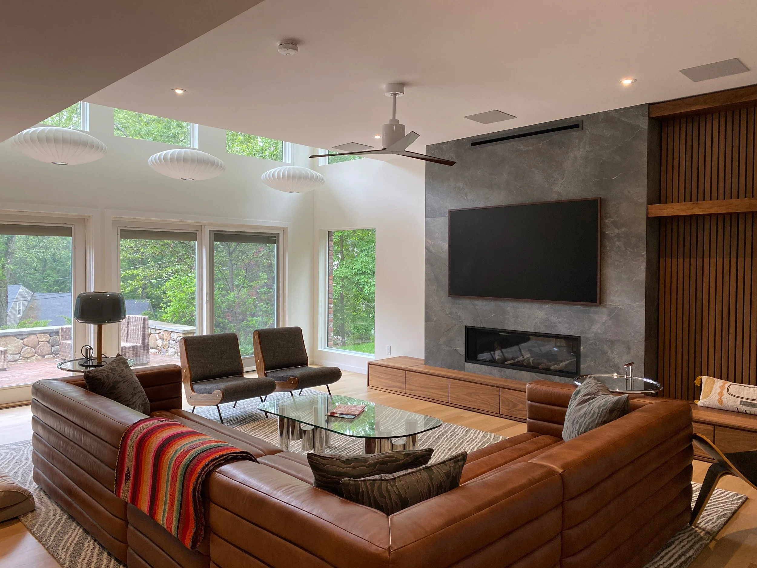 FAMILY ROOM.jpg