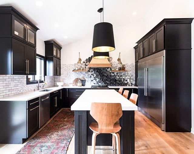 Wish I was spending the holidays cooking for family and friends in this gorgeous kitchen designed by @construction2style , featuring her @kyrosedesigns rug! .
.
We spent the weekend with Jordan&rsquo;s parents and enjoyed some much needed relaxation 