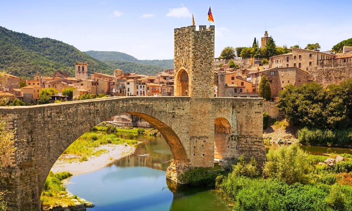 Besalu 1.jpg