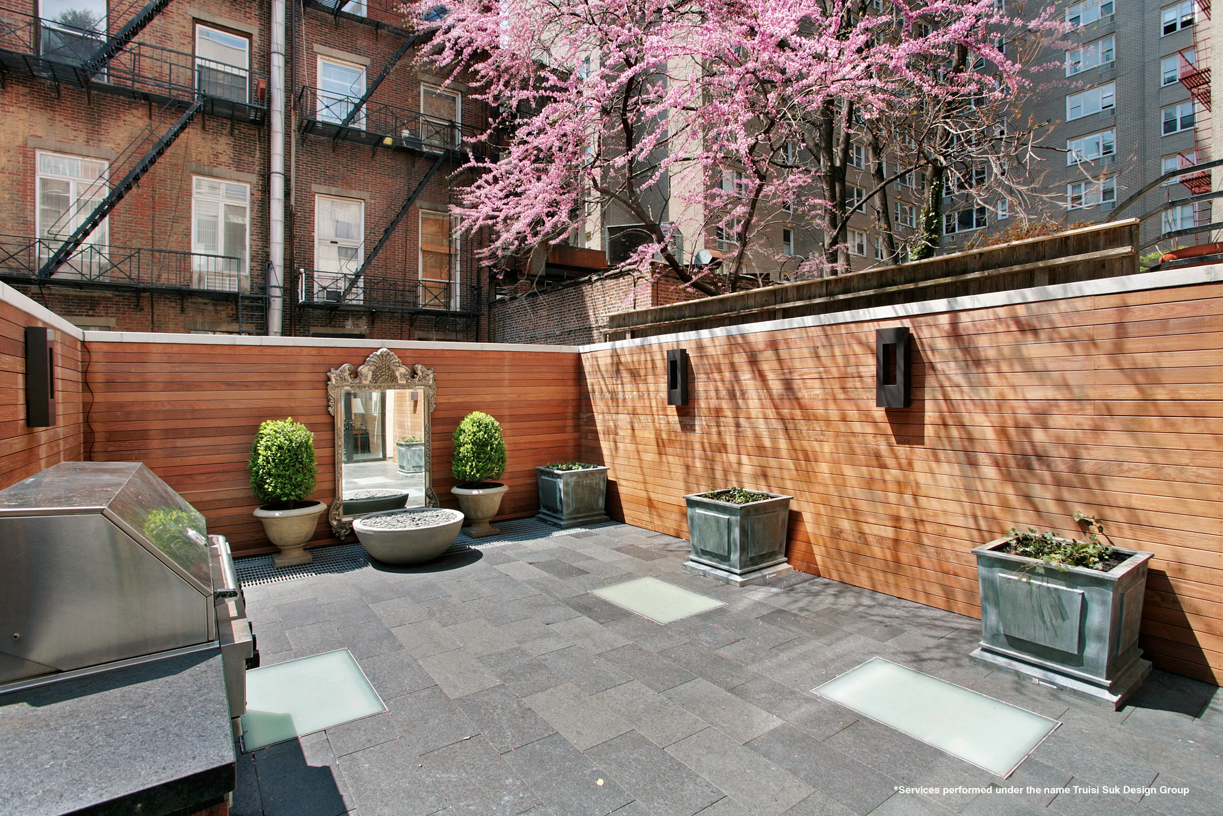 Garden with BBQ Grill.jpg