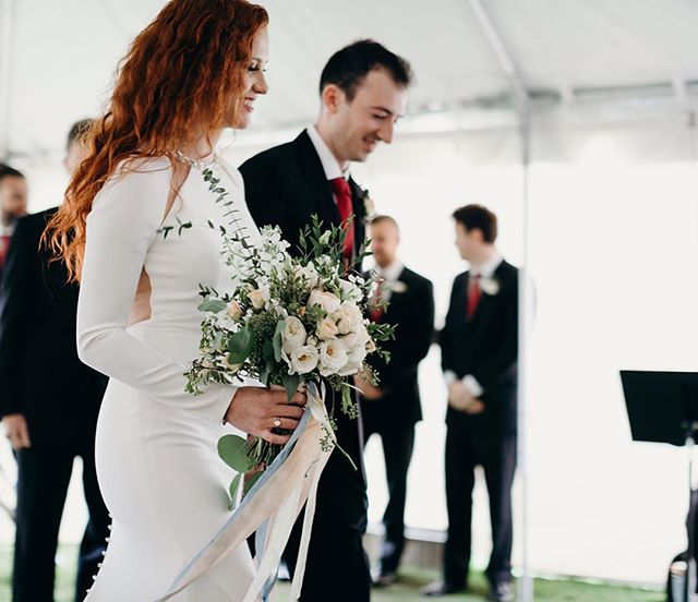 A little rain, a little wind, and a whole lot of love! What a beautiful day for a fall, High Country wedding this was. Thank you Kimmy and Lewis for letting us be a part of your big day!
.
📷: @michellelyerly 
Venue: @houndearsclub
Cake: @hallmark_ca