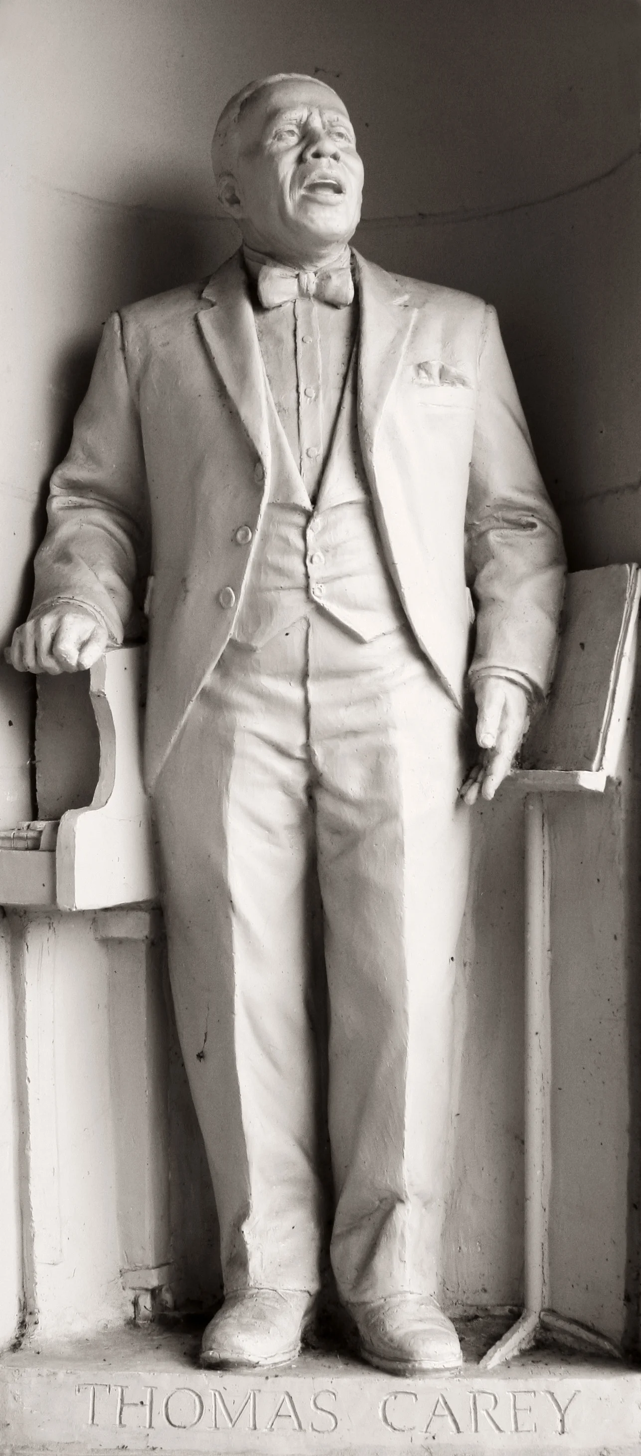 Baritone Thomas Carey