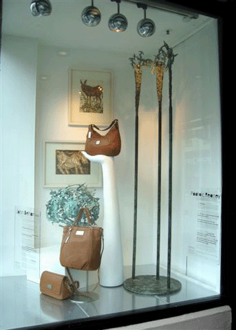 art-of-fashion-windows-may-2011-018.gif