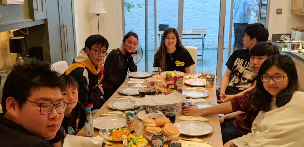 Residential Programmes Libra Tutors offers bespoke courses and residential programmes during all holidays. These academic courses centre around debate and challenge students to learn quickly and independently.