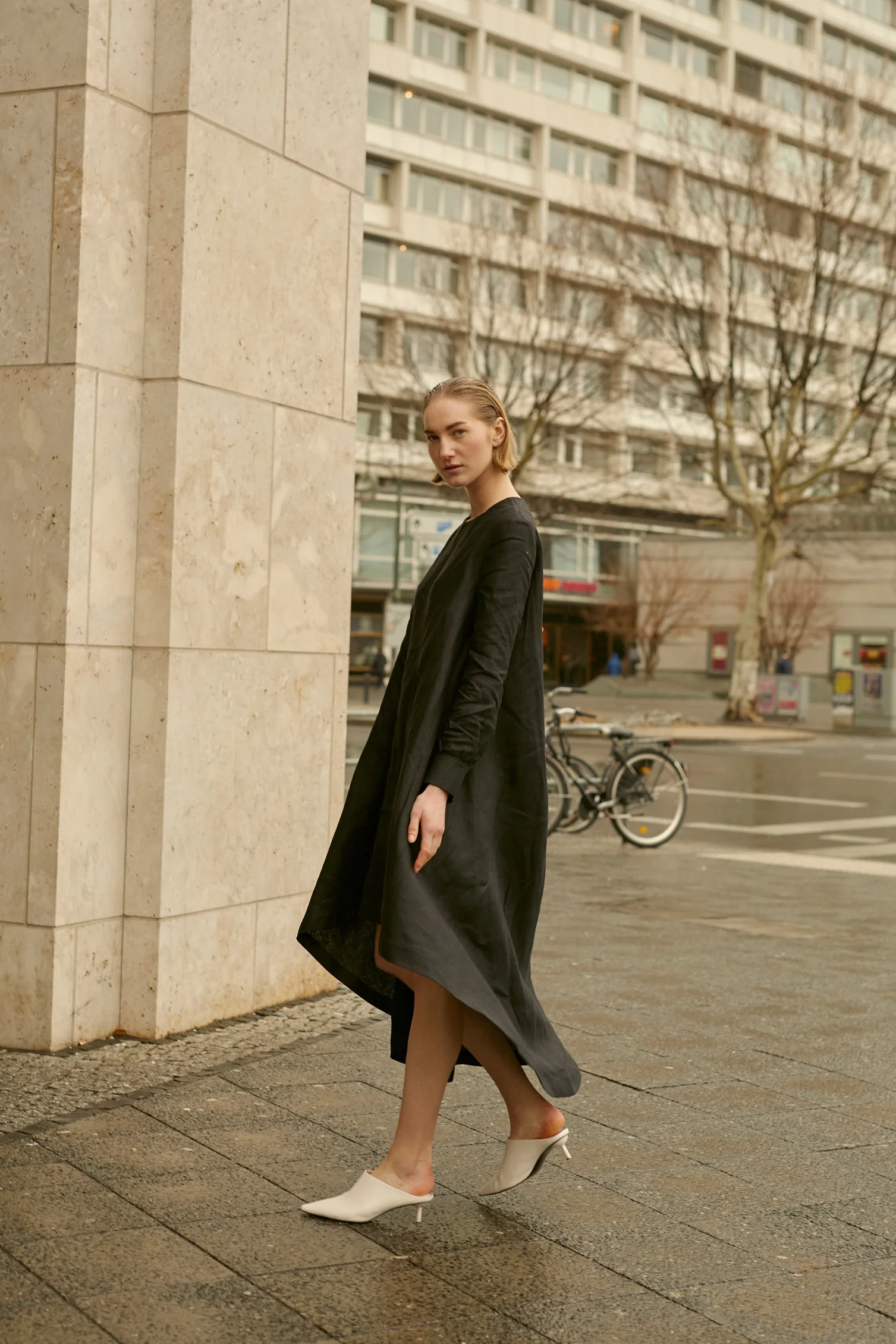 31 CHAPEL LANE IRISH LINEN AMBER LONG DRESS, ONYX BLACK, MADE IN IRELAND
