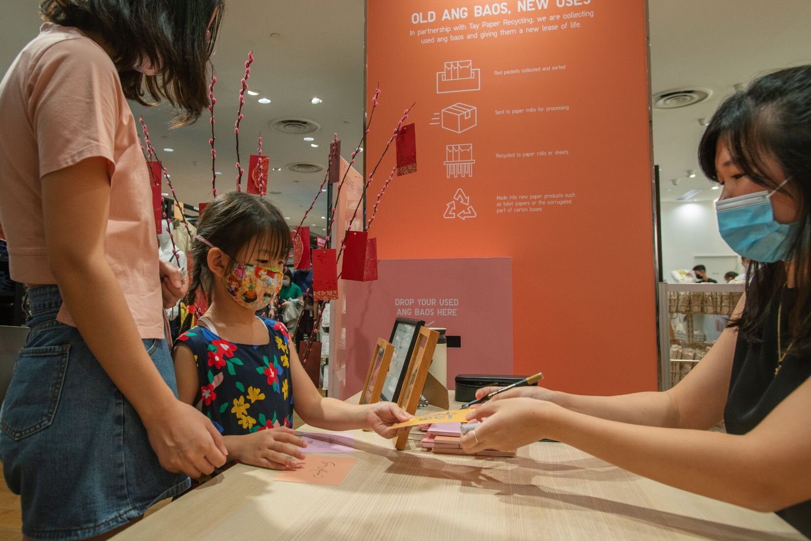 Live Calligraphy Event - Uniqlo - Custom Calligraphy Singapore 2.jpg