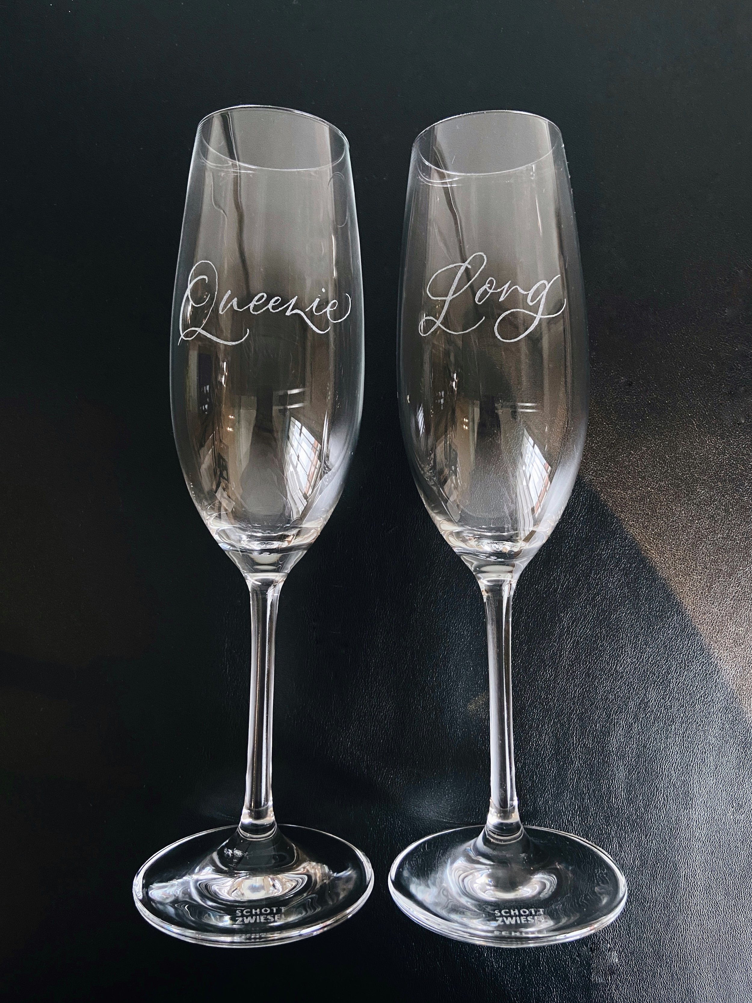 Engraved Champagne Flutes - Couple Set