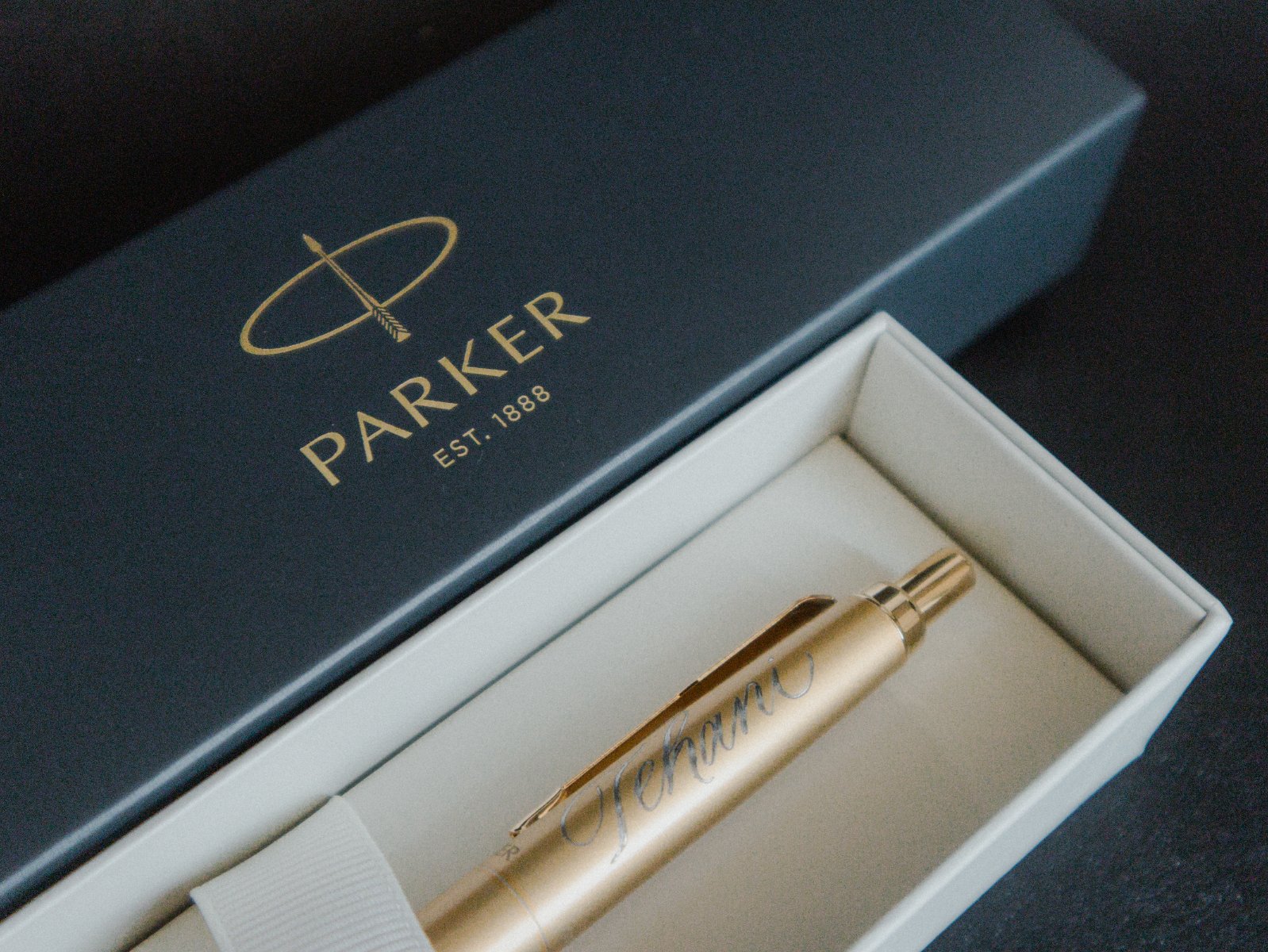 First Name Calligraphy Engraving on Parker Pens for Bloomberg 2.jpg