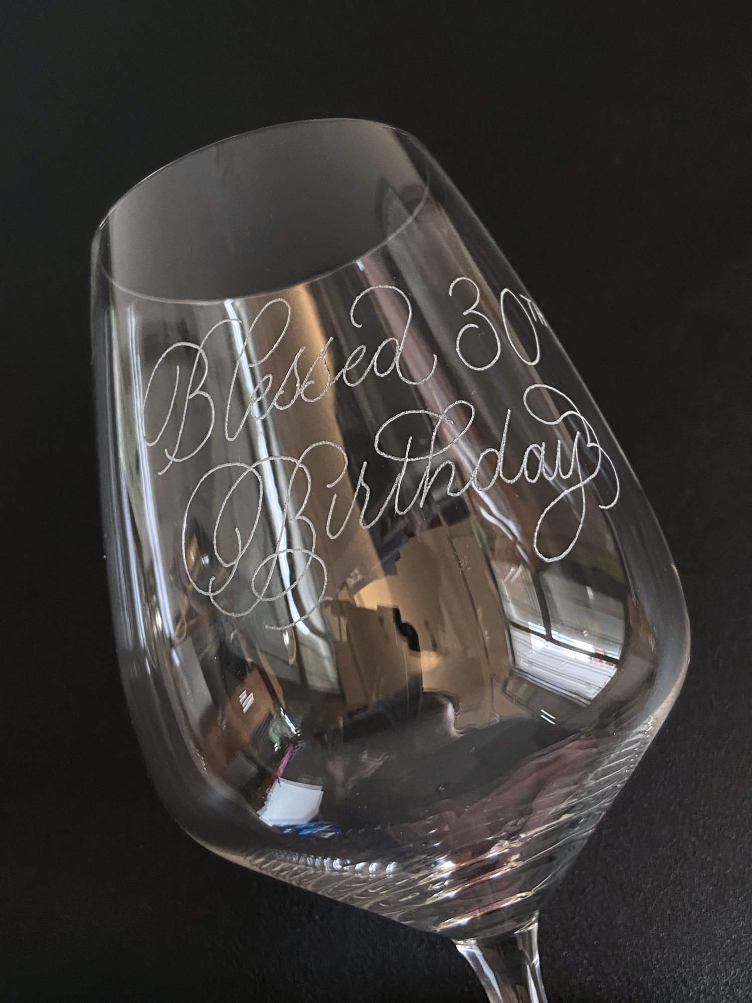 Monoline-Engraving-on-Wine-Glass.jpg