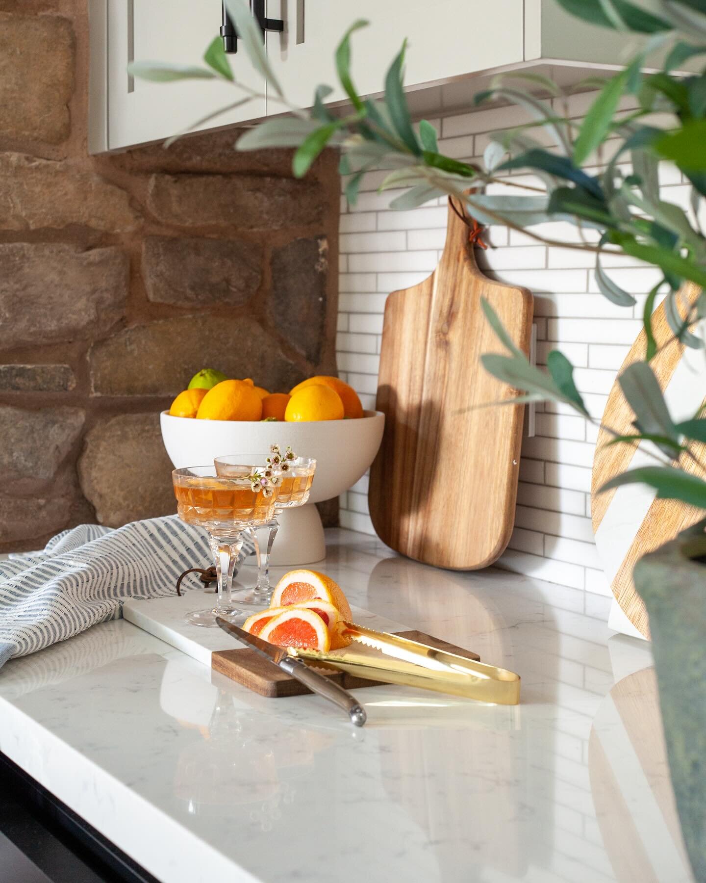 A styled shoot, but make it look tasty. These shots from a couple of years ago remind me of the start of spring. Daylight lasting longer makes happy hour feel longer. Cheers!! 

Photography: @lindsay_adamsphotography 

#styledbytcb