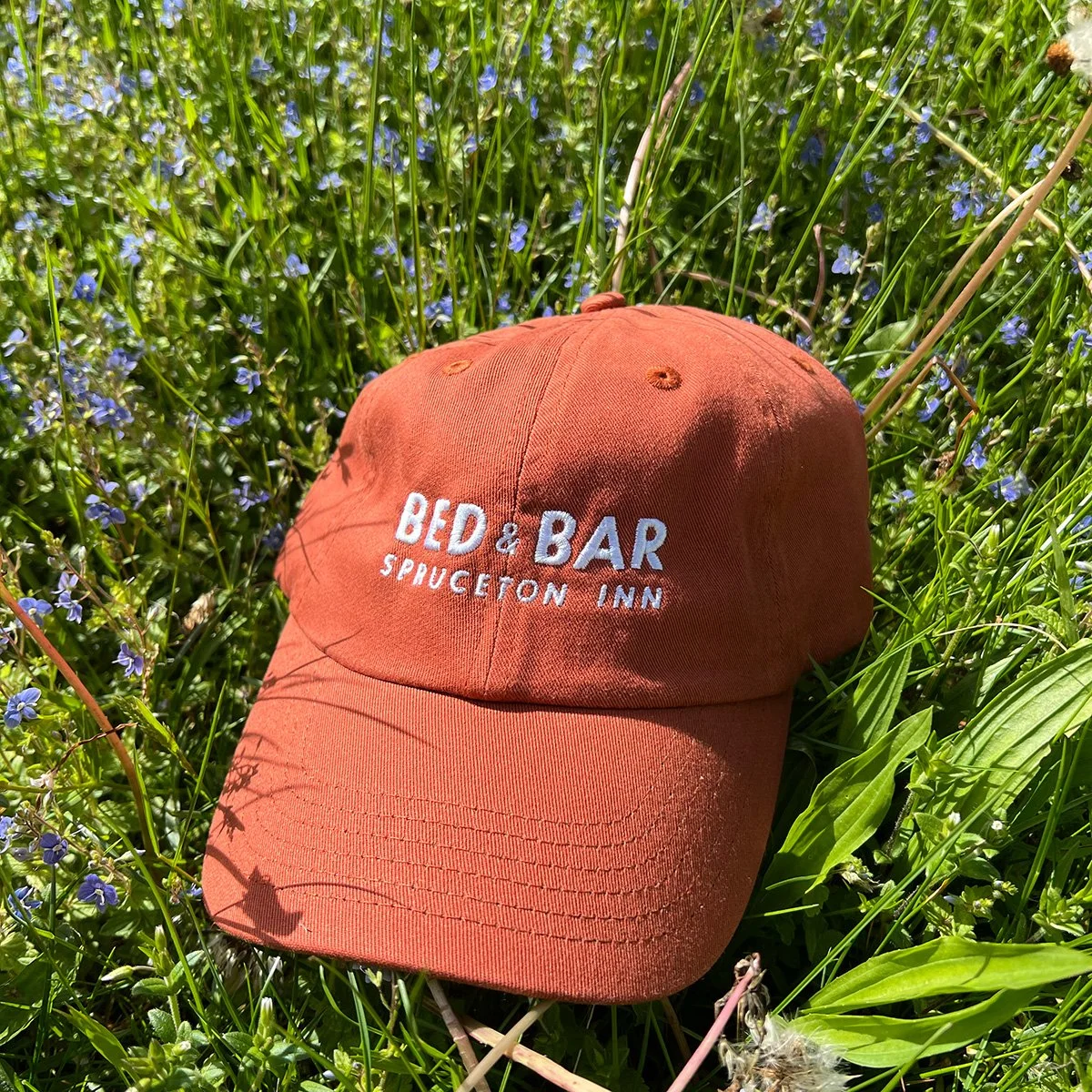 Bed & Bar hat