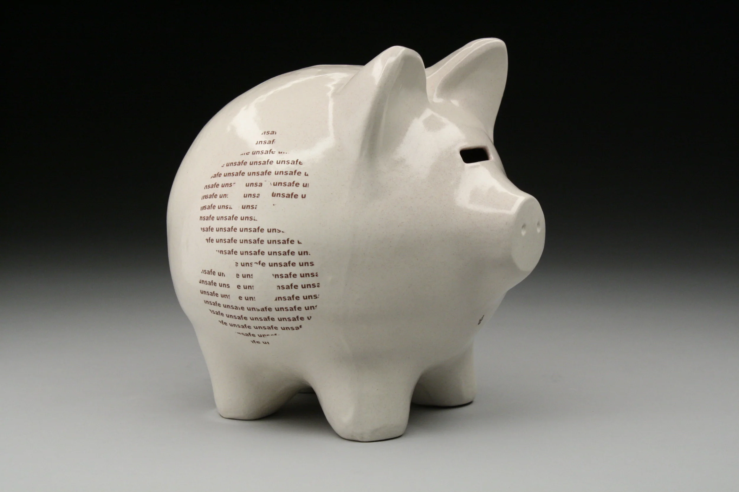 Cast Piggy with Decal (unsafe).JPG