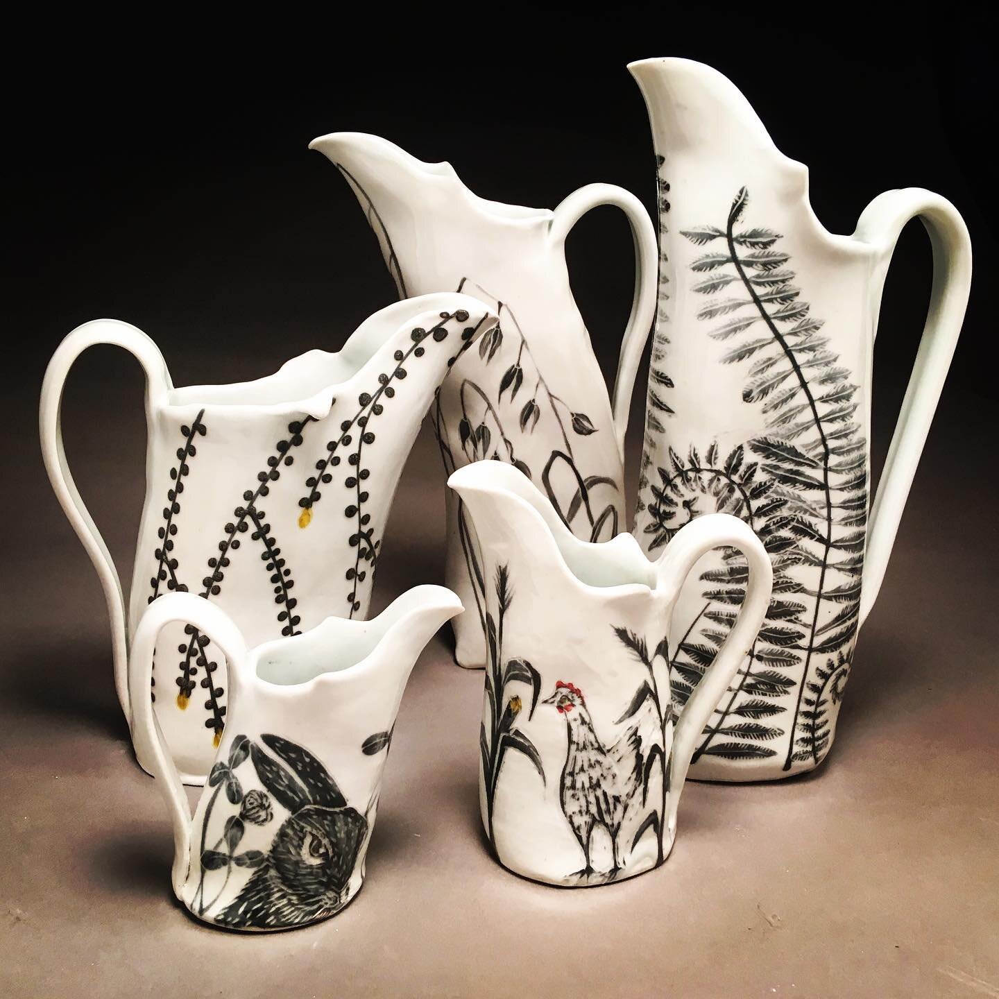 💥Saturday, June 5💥
Glynnis Lessing demonstrates how she decorates these pitcher forms! The workshop includes templates on how she handbuilds them from porcelain!
&bull;
12noon to 2pm on Zoom
&bull;
45💵
&bull;
Check out FrankArts.com for details! 
