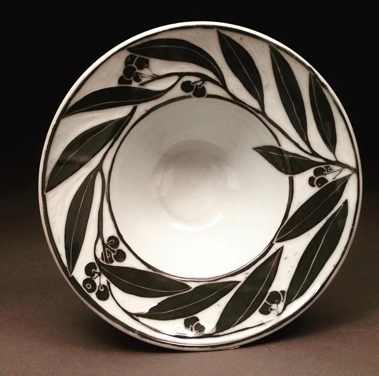 Glynnis Lessing - leaf dec rimmed bowl.jpg