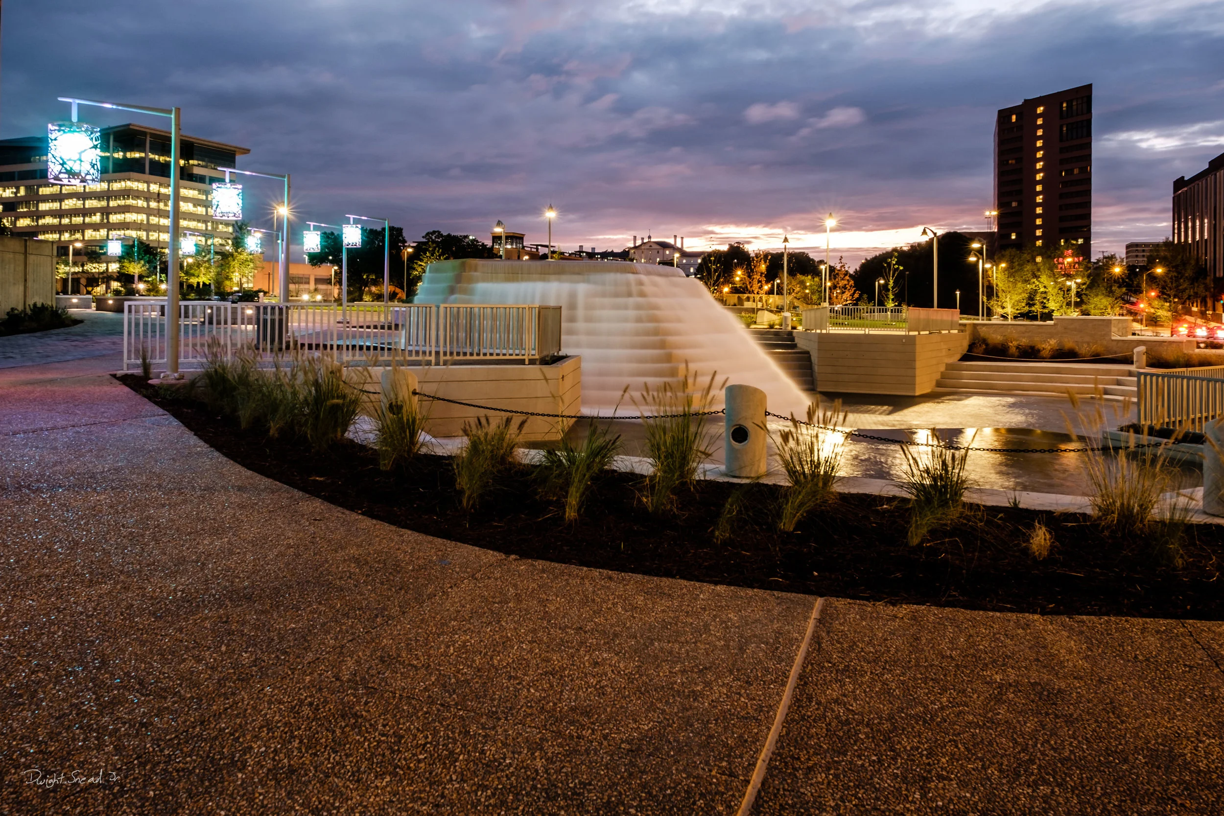  Kanawha Plaza 