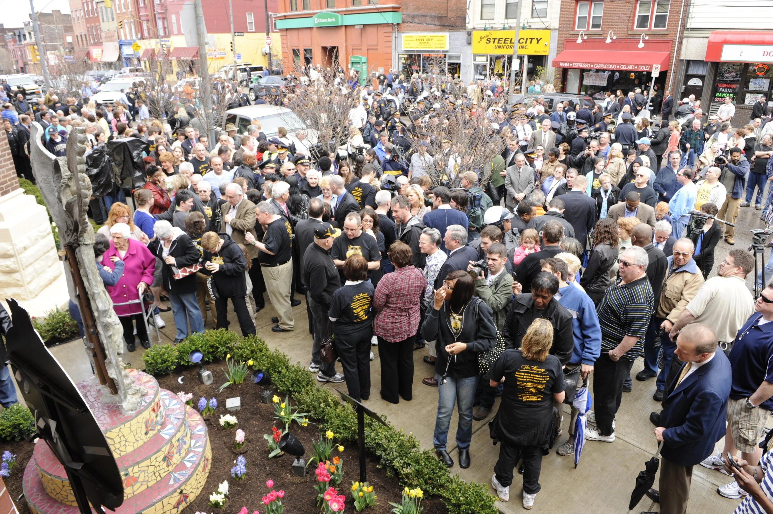 9-unveiling -people.JPG