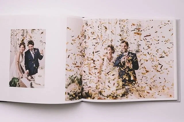 Em época alta de casar imagens feitas umas para as outras, em álbuns.

High season of matching images made for each other, on photo books.
.
#photoalbum #weddingalbum #photobook #albumfotos #albumcasamento #fotografiadecasamento #fotografodecasamento #fotografodebodas #bodas #weddingphotography #weddingphotographer #wedding #weddingday #casamento #realwedding #weddinginspiration #weddingdestination #weddingportugal #portugalwedding #portugal #weddingeurope