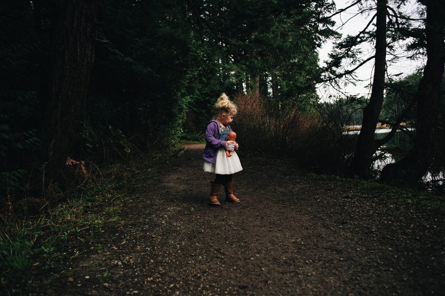 little-girl-in-the-washington-forest-meghan-hill-co-photography-virtual-photographer.jpg