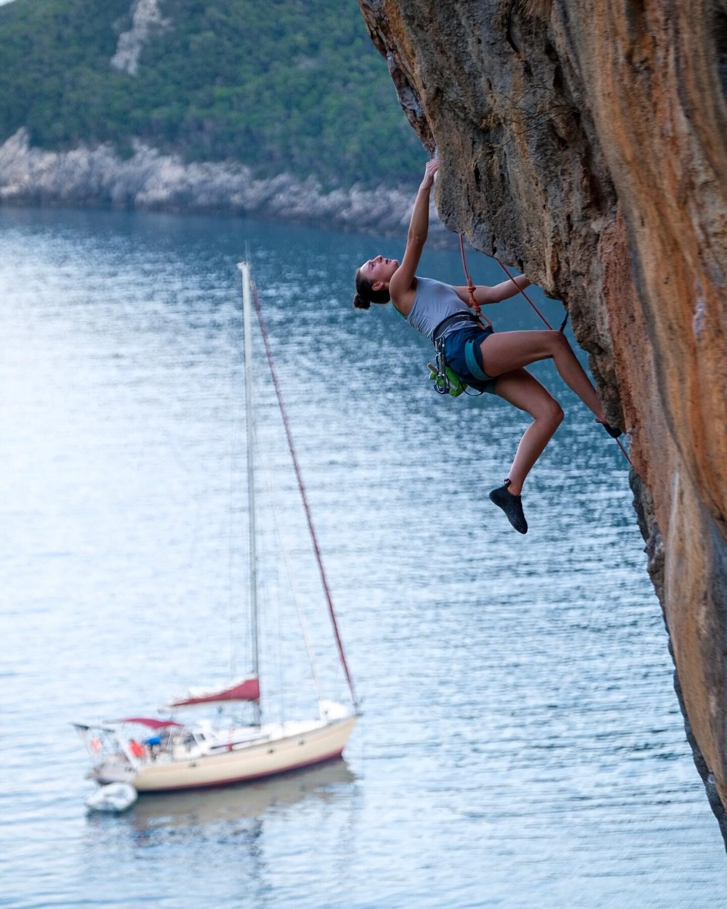 Greece &lsquo;24 Fall Gap Year Course is coming! Spend one month (or more) in the southern Peloponnesus like alpha mentor @olivia.harmanos did in 2019. Details on our website. 
Our one-of-a-kind performance rock climbing gap year programs combine wor