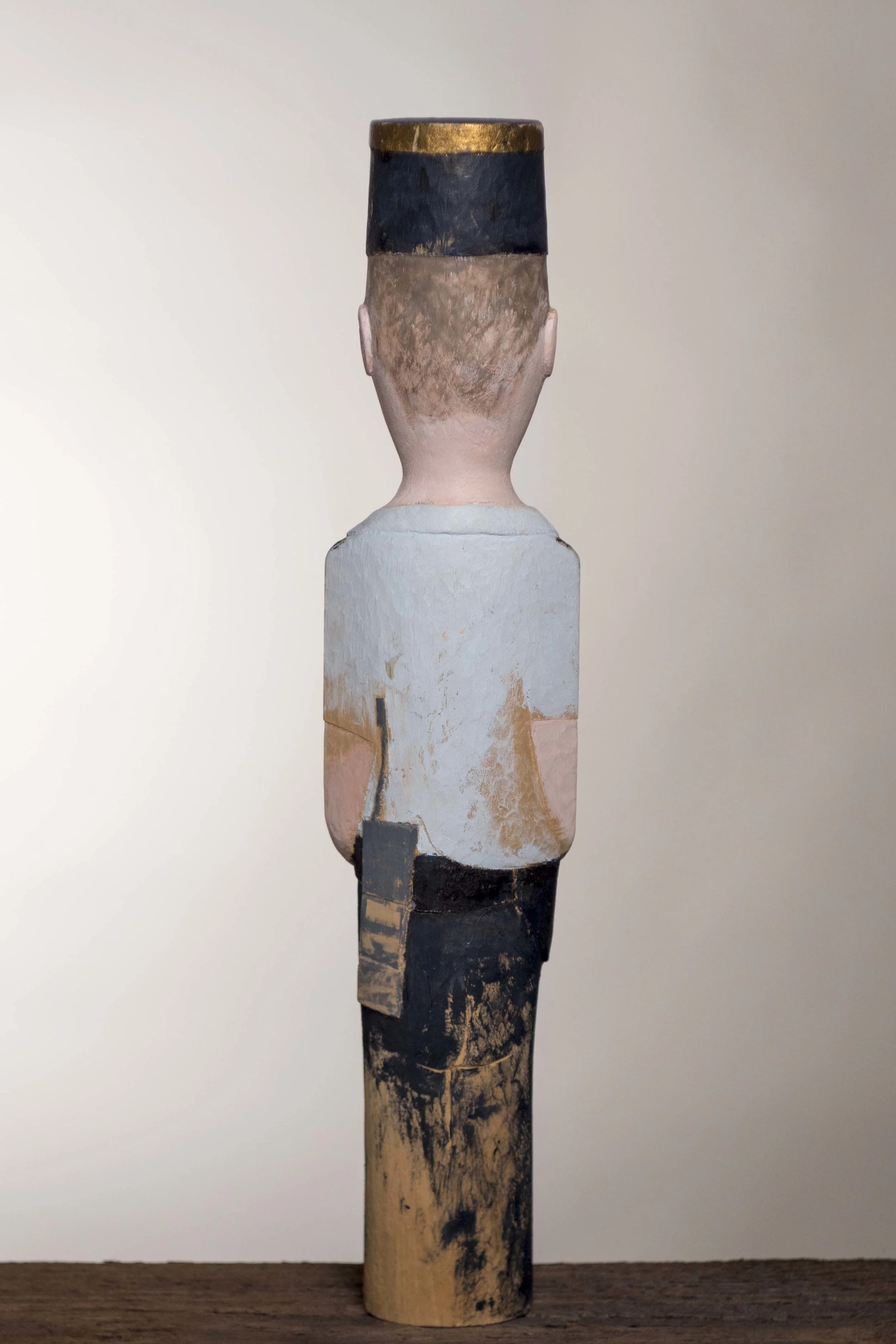 Gendarme sculpture rear view