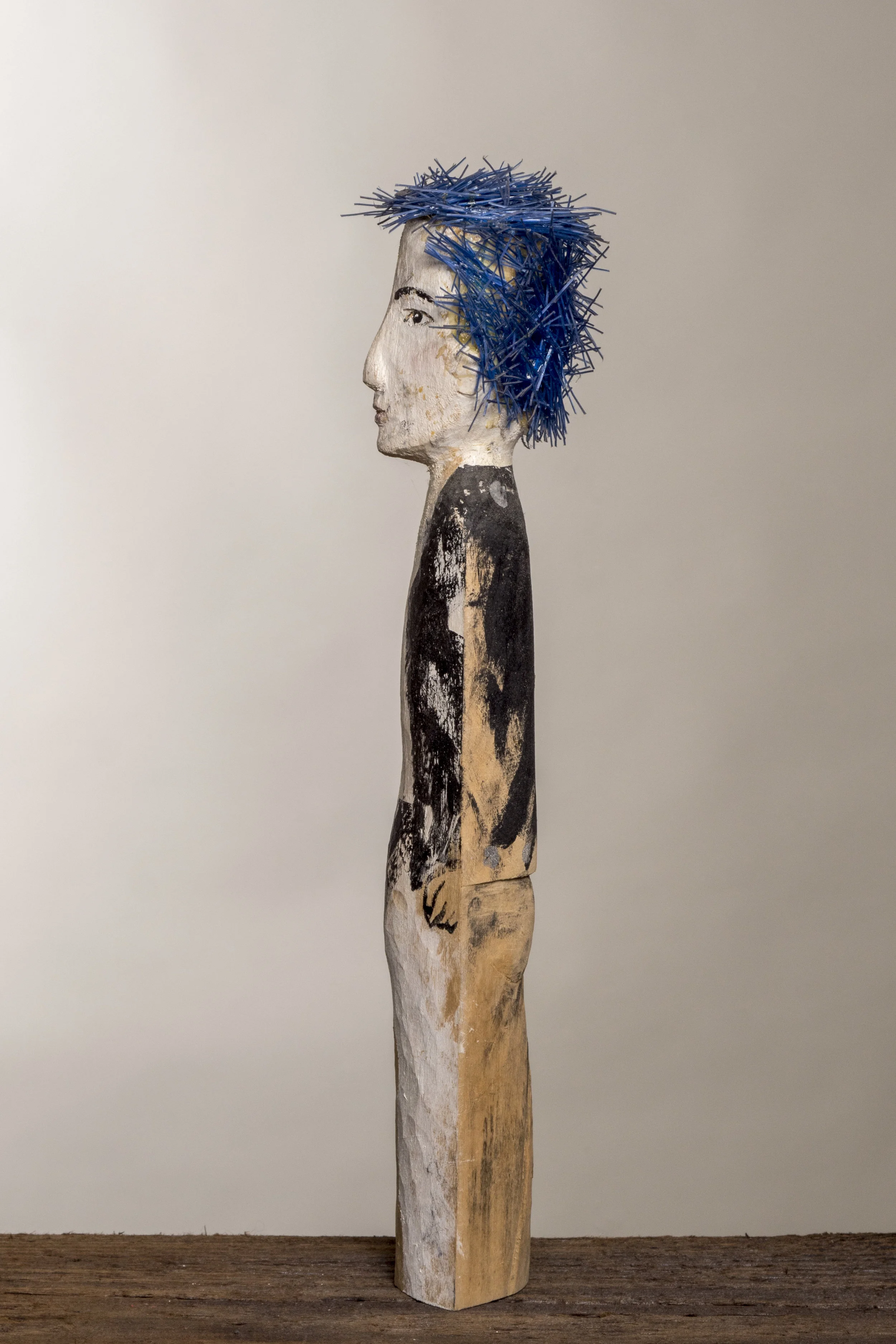 Sid w blue hair left profile