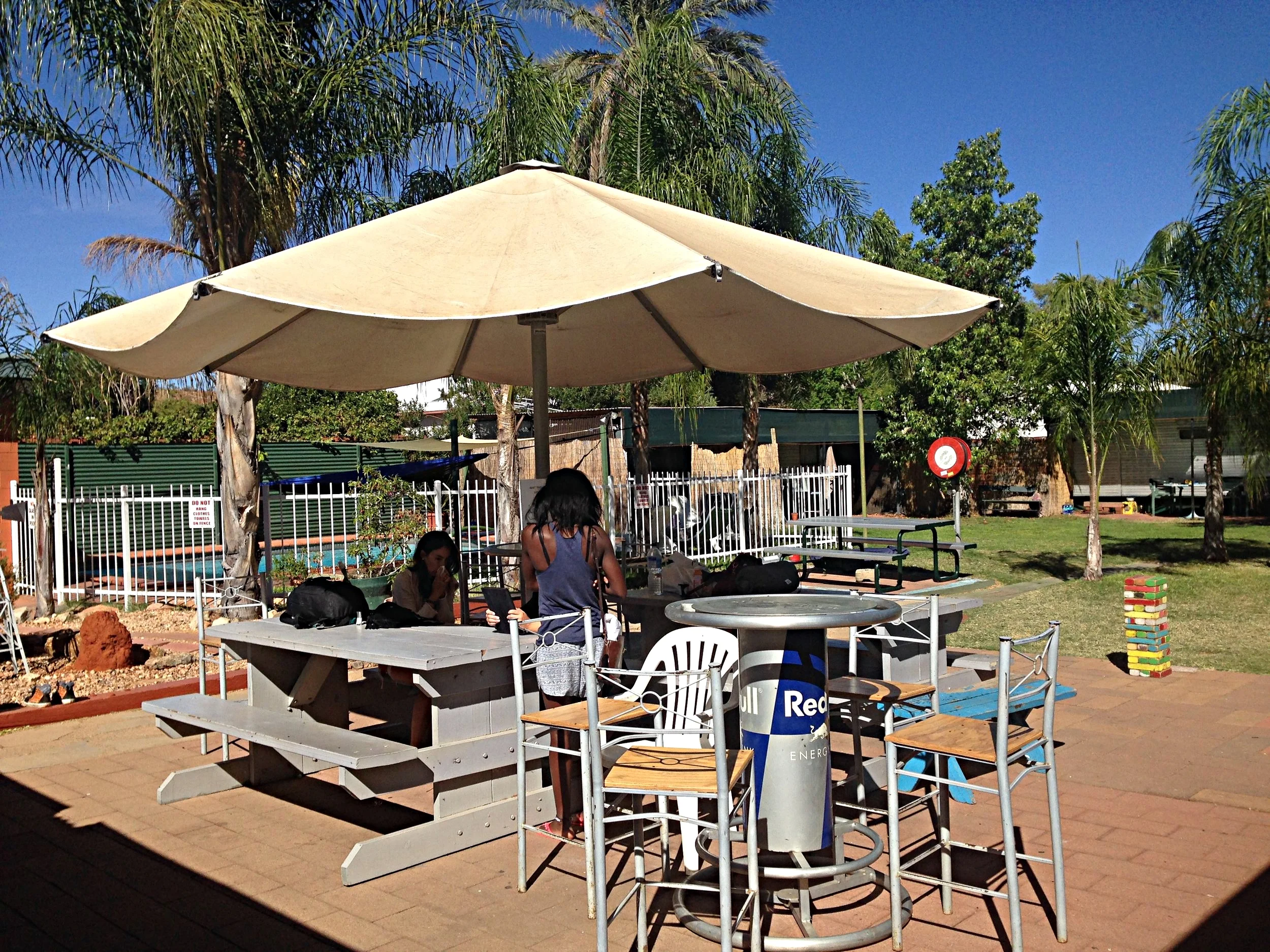 alicespringsbackpackerhostelaustralia.jpg